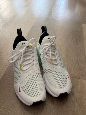Women’s Nike Air Max 270  size 11.5 - White, Mint & Black Accents
